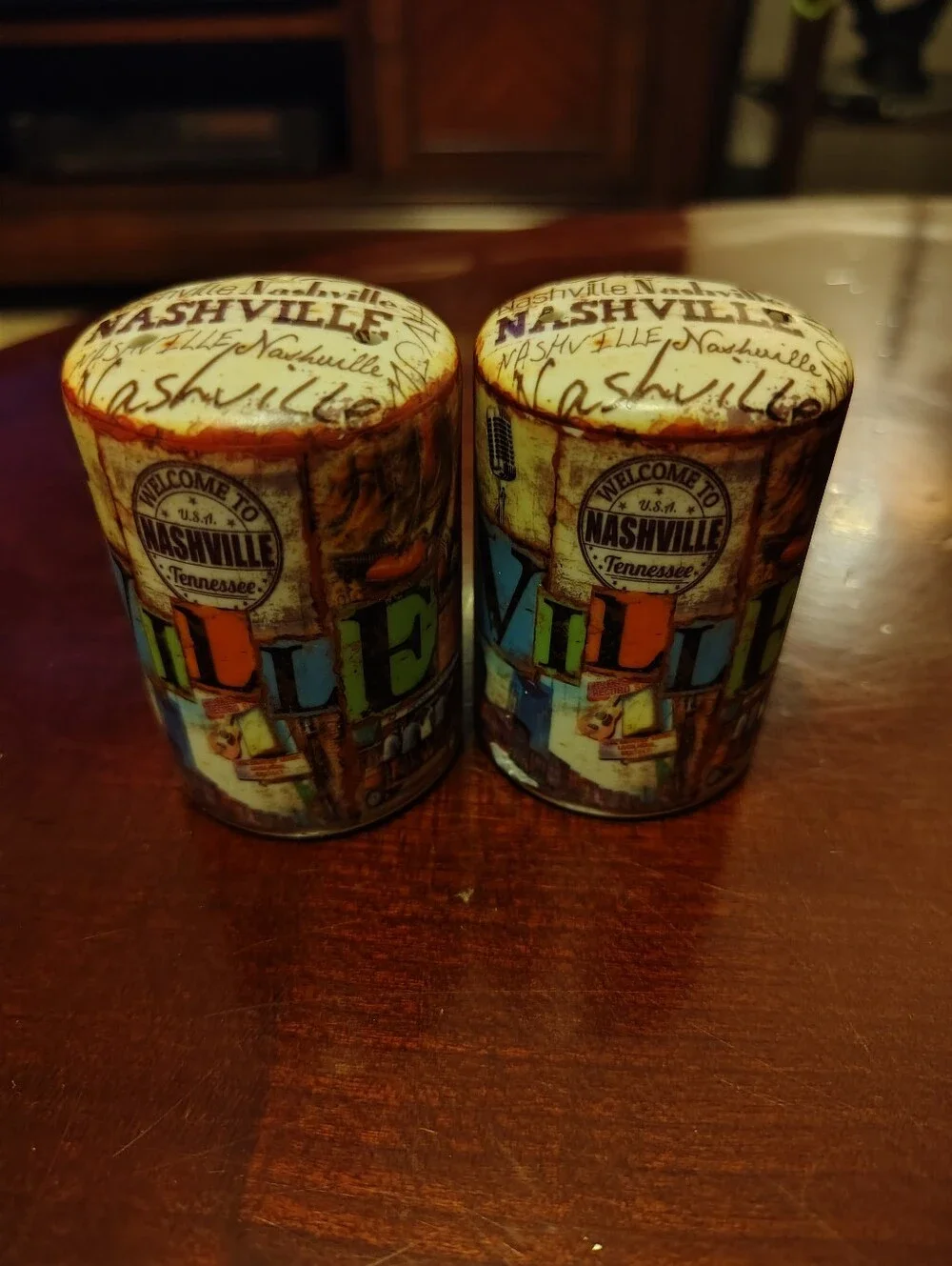 Nashville Souvenir Salt and Pepper Shakers - Multicolor
